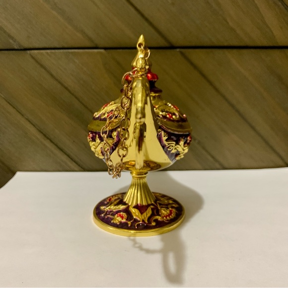 Gold And Purple Medium Genie Lamp - Picture 5 of 10